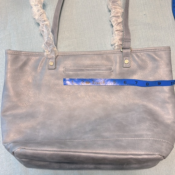 Thirty-One shoulder bag, zipper pouch, and coin purse - Picture 5 of 16